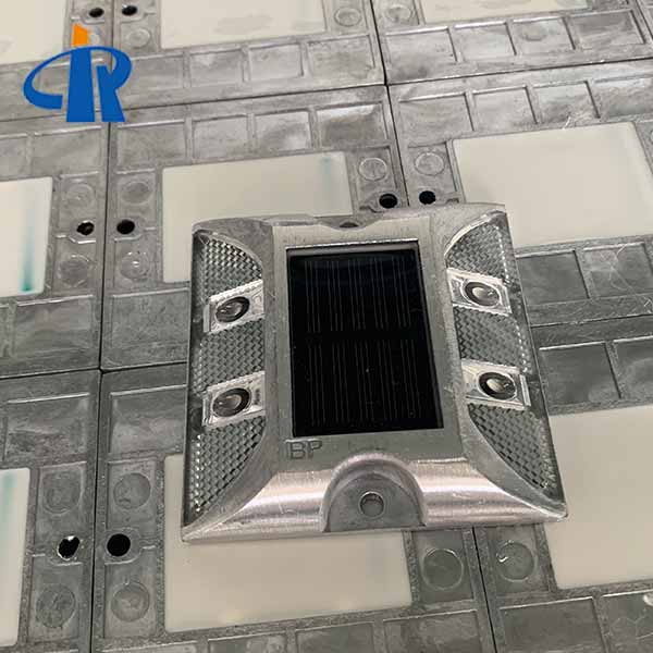 <h3>Square Solar Reflector Stud Light For Parking Lot In China</h3>
